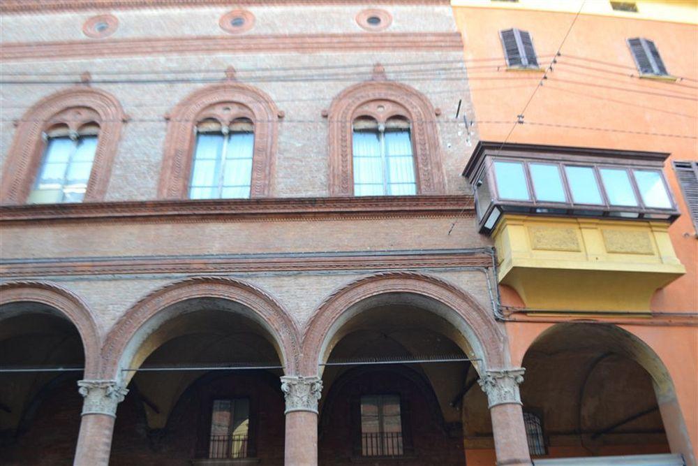 B&B And Home La Piazzetta Della Pioggia Bolonha Exterior foto