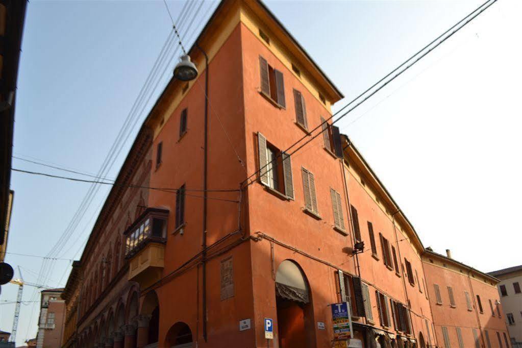 B&B And Home La Piazzetta Della Pioggia Bolonha Exterior foto